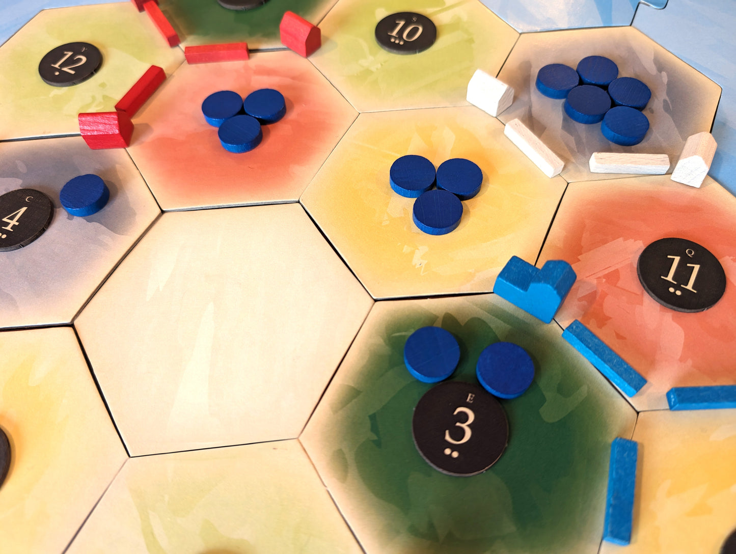 The Flooding Island Atlantis Disaster Scenario Compatible with Catan's Settlers of Catan