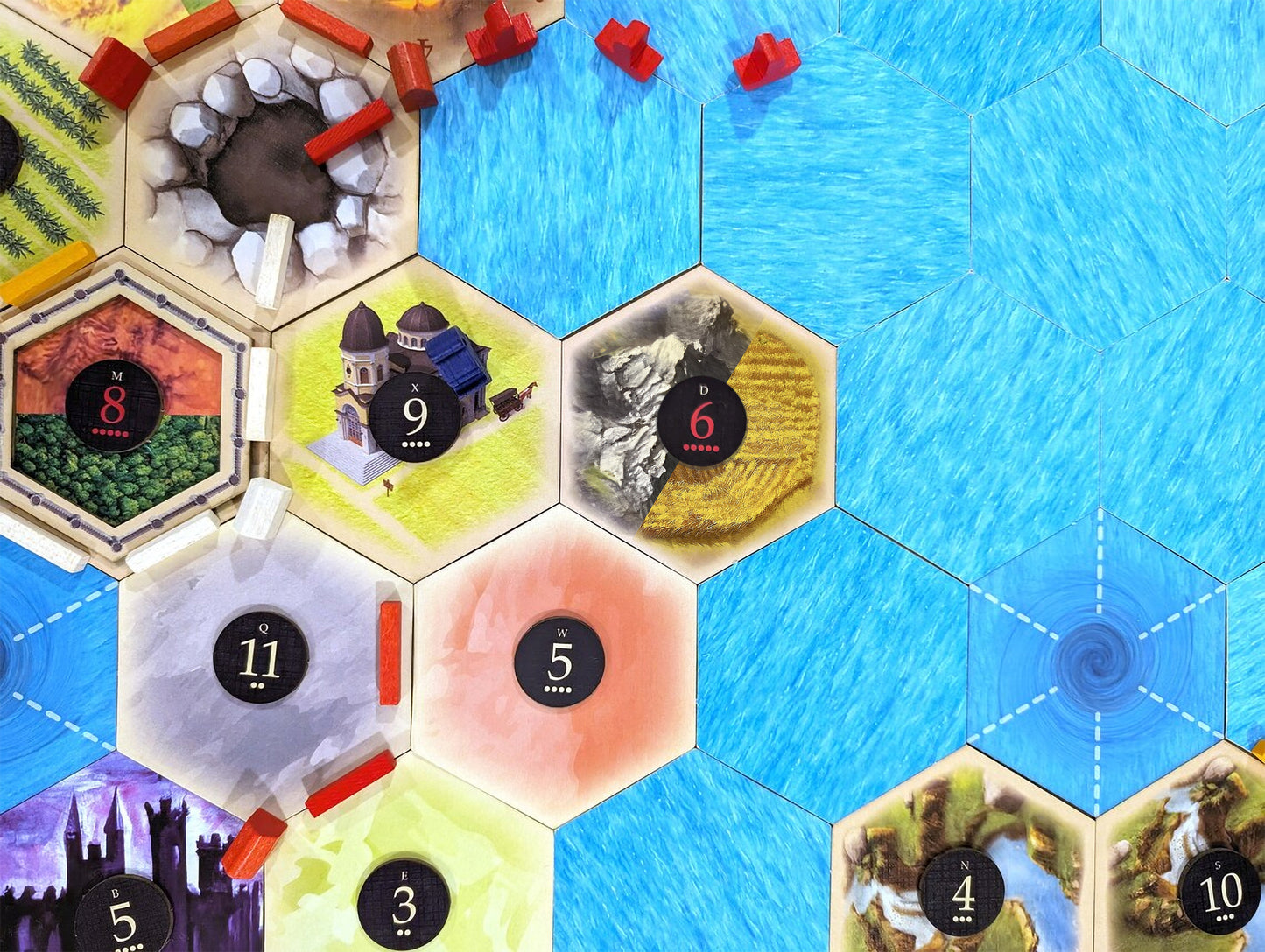 Split-Resource Hexes compatible with Catan's Settlers of Catan